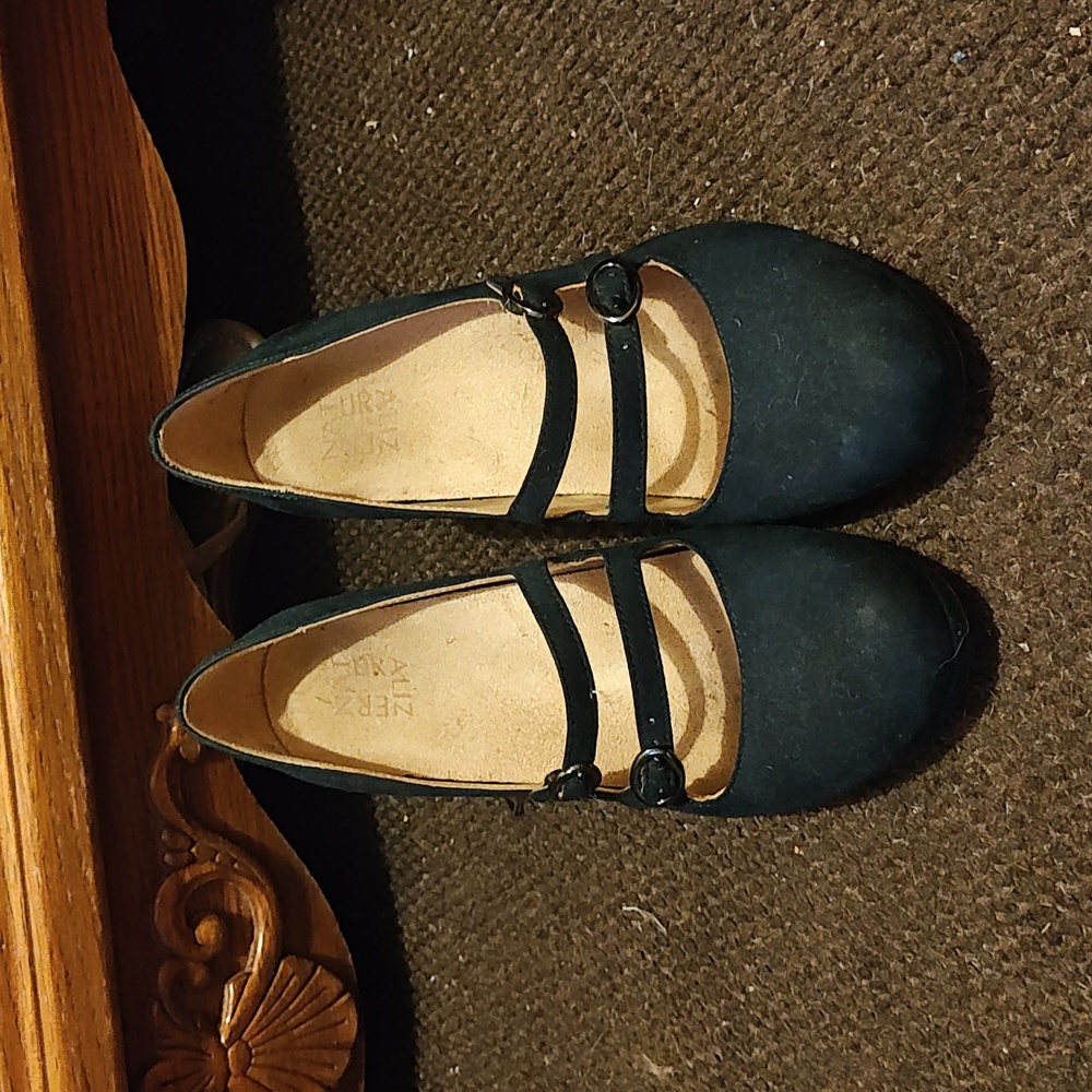 Naturalizer Navy Blue heel size 8M